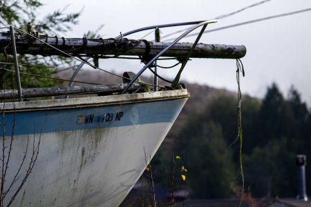 Von der kleinen Beule bis zur großen Schramme: Gfk Service Nord repariert jedes Boot in Rostock!