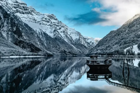 Professionelle Winterfestmachung und GFK Reparatur für Boote und Wohnmobile: Sicher durch die kalte Jahreszeit mit GFK Service Nord in Rostock